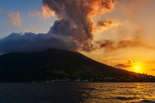 stromboli eolie sicilia